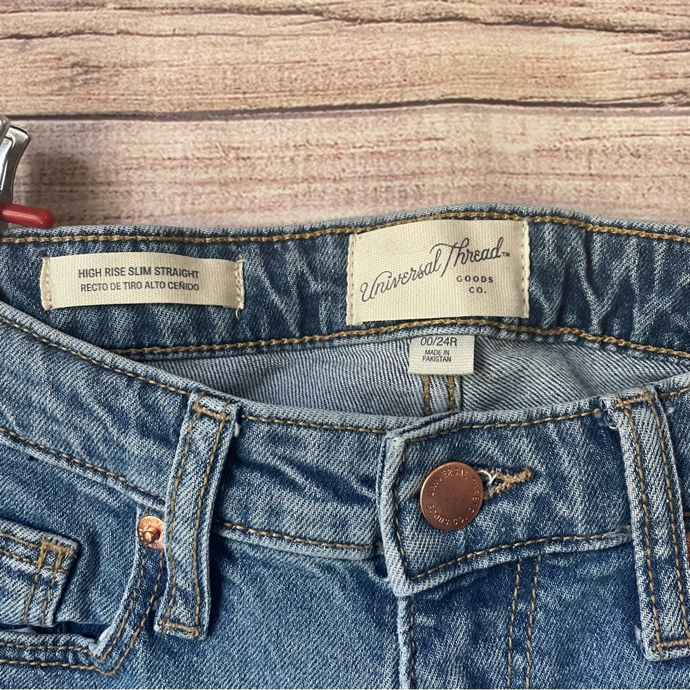 Universal Thread Straight Jeans - Picture 2 of 3